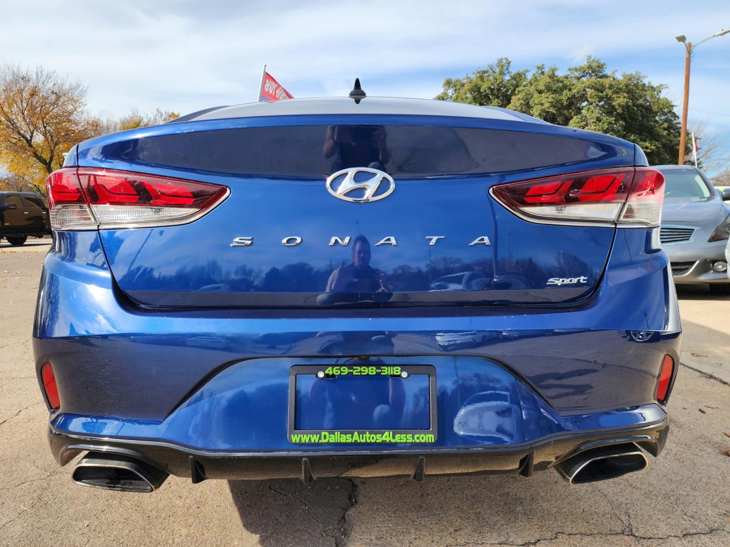 2018 BLUE Hyundai Sonata Sport (5NPE34AF7JH) with an 2.4L L4 DOHC 16V engine, 6A transmission, located at 2660 S.Garland Avenue, Garland, TX, 75041, (469) 298-3118, 32.885551, -96.655602 - Welcome to DallasAutos4Less, one of the Premier BUY HERE PAY HERE Dealers in the North Dallas Area. We specialize in financing to people with NO CREDIT or BAD CREDIT. We need proof of income, proof of residence, and a ID. Come buy your new car from us today!! This is a Very clean 2018 HYUNDAI SON - Photo#4